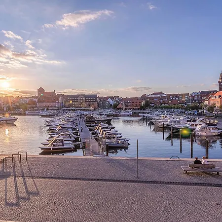 Apartamento Am Luetten - In Der Hafenresidenz Mit Terrasse & Mueritzblick *