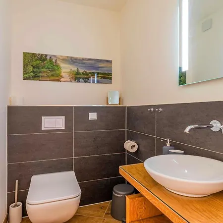 Am Luetten - In Der Hafenresidenz Mit Terrasse & Mueritzblick Apartamento