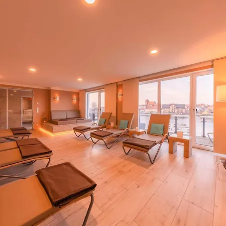 Apartment Am Luetten - In Der Hafenresidenz Mit Terrasse & Mueritzblick