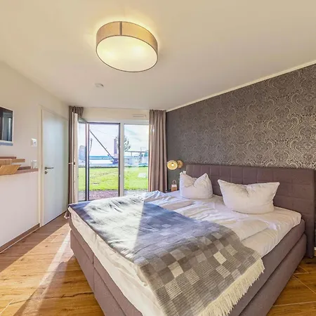 Am Luetten - In Der Hafenresidenz Mit Terrasse & Mueritzblick Apartamento