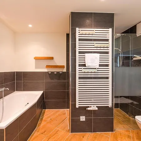 Apartamento Am Luetten - In Der Hafenresidenz Mit Terrasse & Mueritzblick