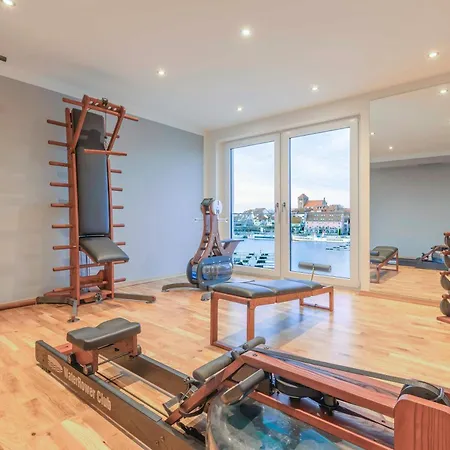 Am Luetten - In Der Hafenresidenz Mit Terrasse & Mueritzblick *